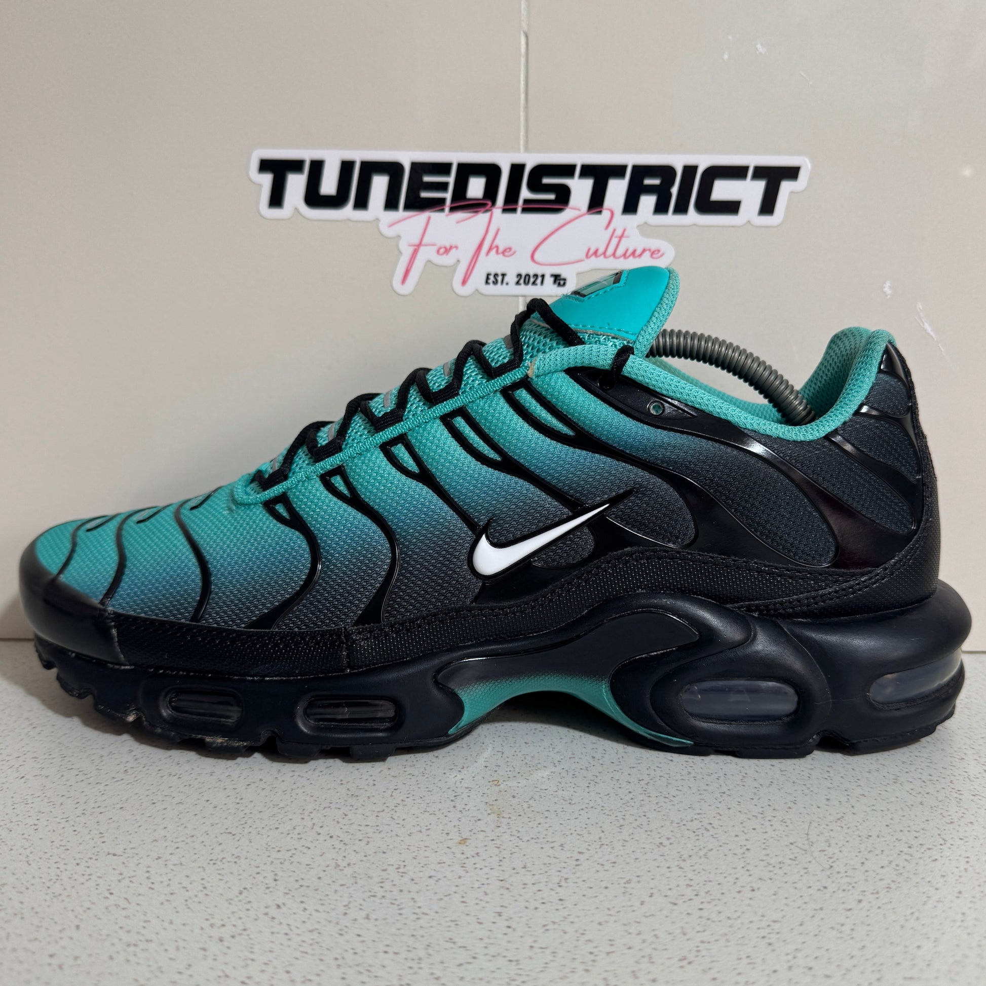 Nike Air Max Plus TN Aqua Fade (Second Hand) – TUNEDISTRICT