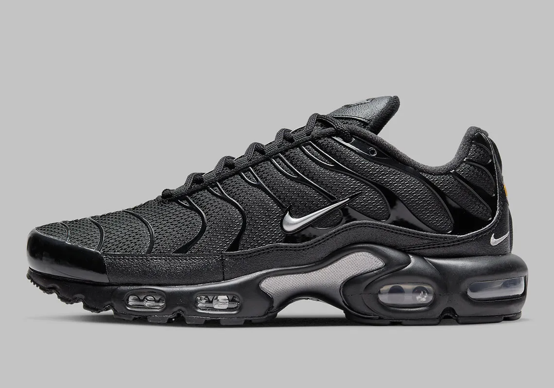 Nike Air Max Plus TN Mini Swoosh Black Metallic Silver TUNEDISTRICT