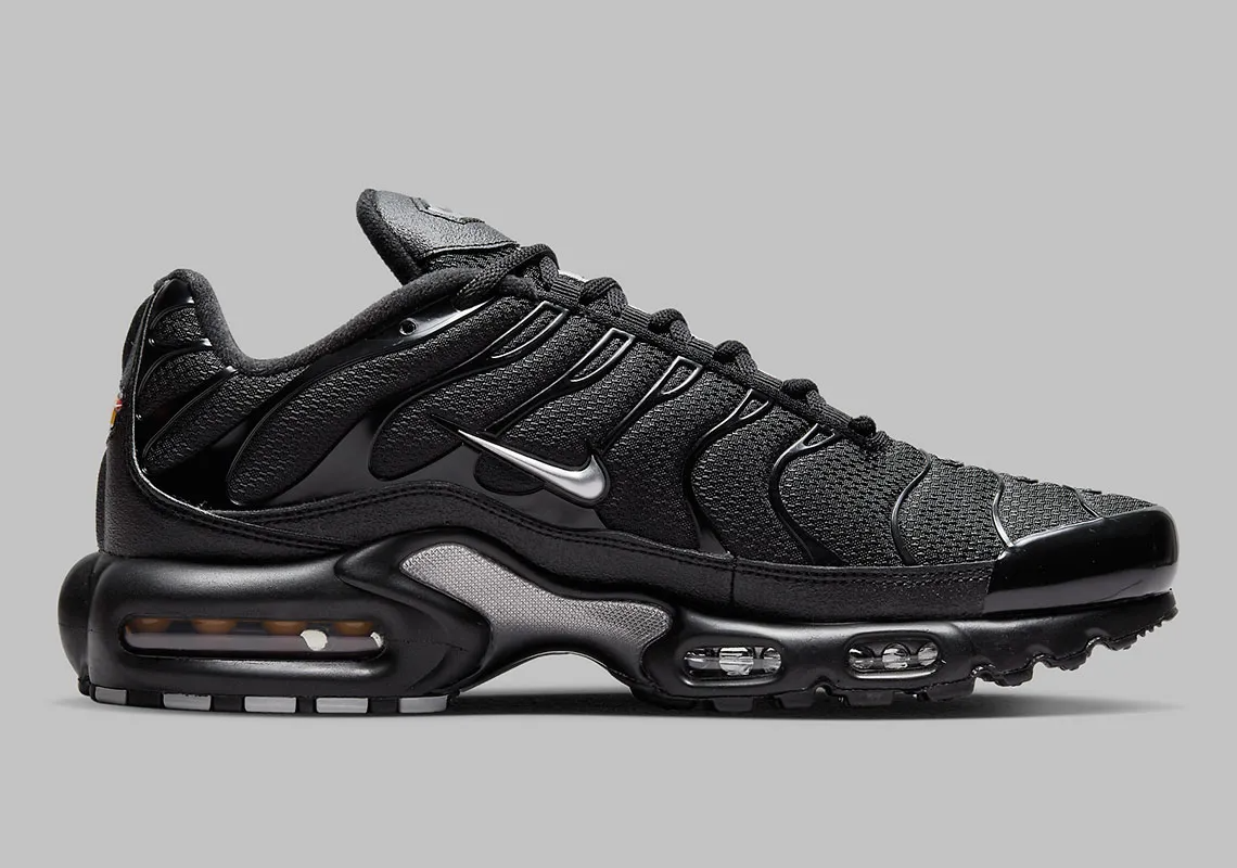 Nike Air Max Plus TN Mini Swoosh Black Metallic Silver